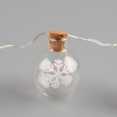 Гирлянда «Нить» 1.6 м с насадками «Шарики со снежинкой», IP20, прозрачная нить, 15 LED, свечение белое, ААх2