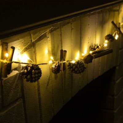 Гирлянда «Нить» 1.5 м роса с насадками «Заснеженные шишки», IP20, серебристая нить, 30 LED, свечение тёплое белое, CR2032х2