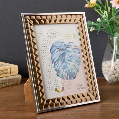 Фоторамка пластик 13х18 см "Бронзовые 3D треугольники с серебр.полосой" 21,8х16,8х1,3 см