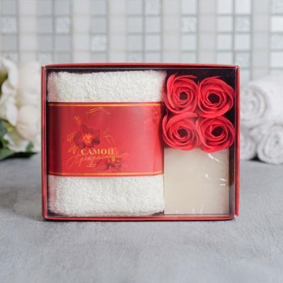 Набор «Самой прекрасной» мыльные лепестки, мыло, полотенце