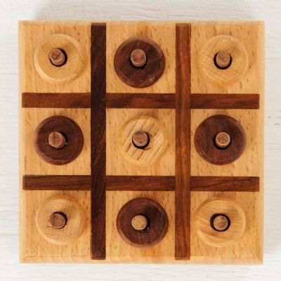 Игра дерево "Крестики-нолики" (цветные фигурки) 10х10х5см