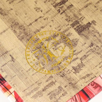 Сейф-книга дерево кожзам "Зелёный птенчик и красные цветы" 21х13х5 см