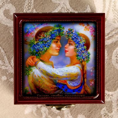 Шкатулка «Парочка в васильках», 8х8 см