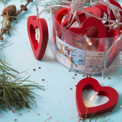 Гирлянда «Нить» 1.5 м с насадками «Сердце красное», IP20, прозрачная нить, 10 LED, свечение тёплое белое, 2 × AA