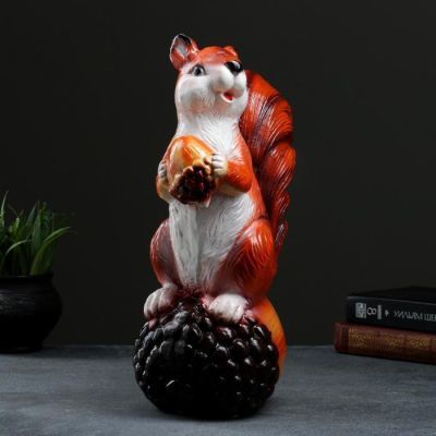Копилка "Белка на желуде"  25x15x35 см
