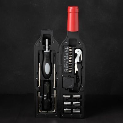 Набор инструментов в формовой бутылке "Мужик дела", 22 предмета