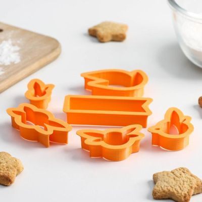 Набор форм для вырезания печенья и трафарет «Цифра 8 из цветов»