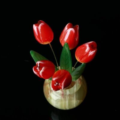 Сувенир «Тюльпаны в вазе», 5 цветков, малая, 9×12 см, селенит, оникс