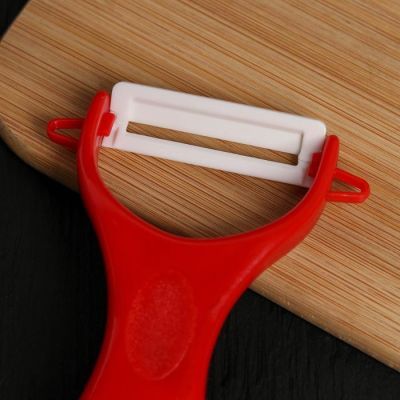 Набор кухонный на подставке «Роза любви», антиналипающее покрытие, 4 предмета: ножи 12 см, 14 см, 17 см, овощечистка, цвет красный