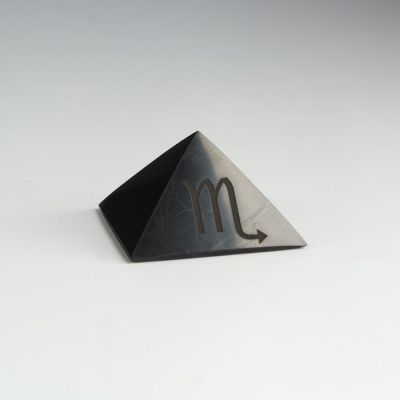 Пирамида из шунгита "Скорпион", полированная, 5 см
