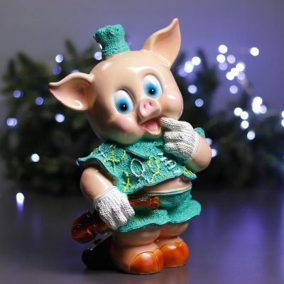 Копилка "Хрюша со скрипкой" 19х10х30см, МИКС