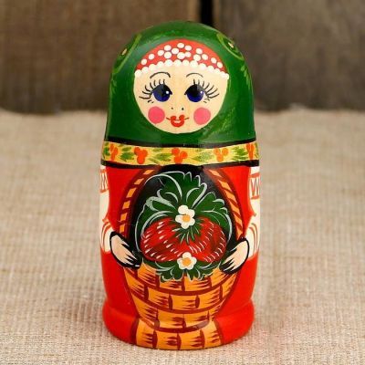 Матрёшка «Земляничка в корзинке», зелёный платок, 5 кукольная, 10 см, ручная работа