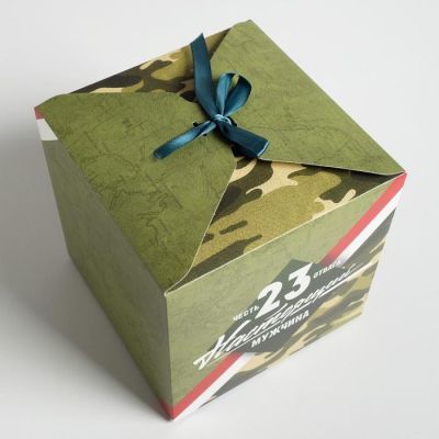 Коробка складная «Настоящему мужчине», 18 × 18 × 18 см