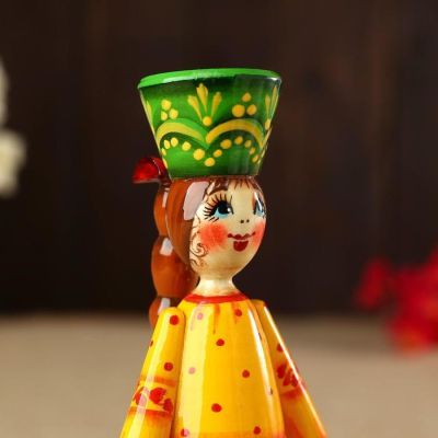 Сувенир «Девушка с ведрами», 14,5х4,5 см, ручная роспись