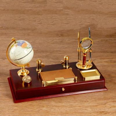 Набор настольный 8в1 (блок д/бумаг,часы, подстав.д/визит-ц, скрепочн.,глобус, нож+лупа,ручка)