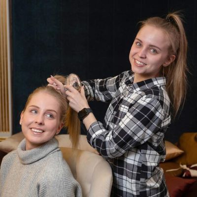 Расчёска-шейкер Girlboss 9 х 6.5 х4.5 см