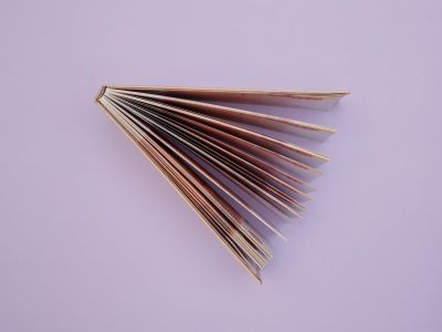 Подарочный набор "23 февраля": отрывной блокнот в виде купюры "5000 руб", ручка металлическая на открытке (20 × 18 × 5 см)