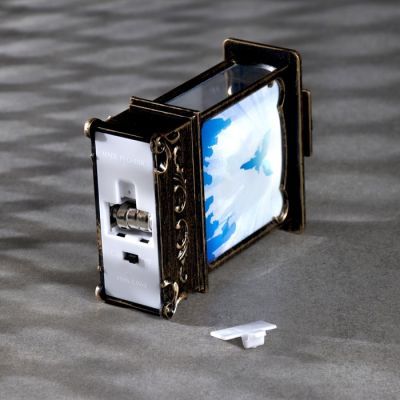 Светодиодная фигура «Фонарь с ангелом» 7.6 × 13.5 × 3.2 см, пластик, батарейки AG13х3, свечение тёплое белое