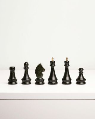 Шахматы из камня змеевик (доска 38,5 х 38,5 см), доска и фигуры полностью из камня