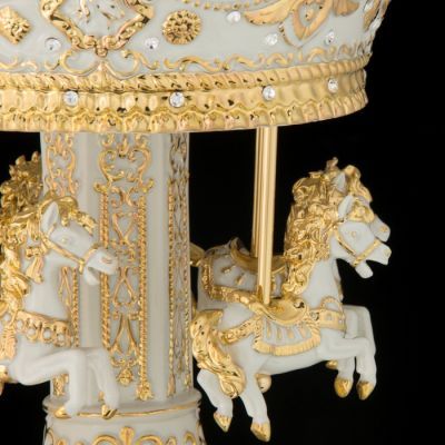 Статуэтка "Карусель"