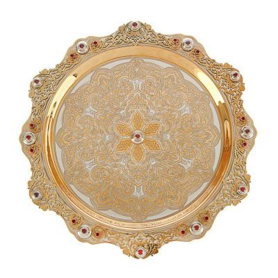 Блюдо украшенное