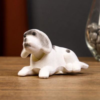 Собака - качает головой, маленькая, бархат