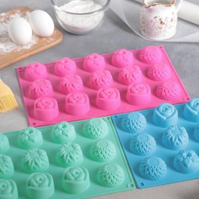 Форма для выпечки Доляна «Незабудка, подсолнух, роза, хризантема», 29×17 см, 15 ячеек, цвет МИКС