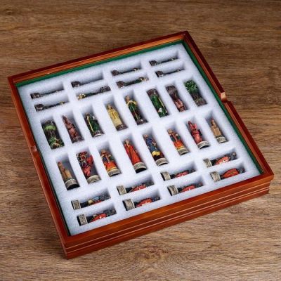 Шахматы сувенирные "Робин Гуд", h короля=8 см, h пешки=6 см, 36 х 36 см