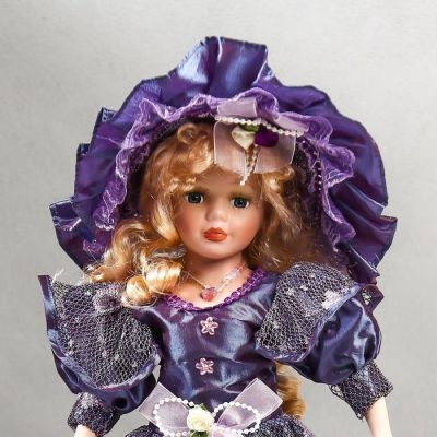 Кукла коллекционная керамика "Леди Анабель в фиолетовом платье с кружевом" 40 см