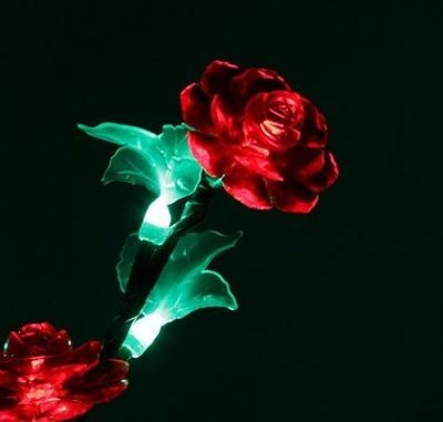 Светодиодная ваза с цветами (60 × 12 см. красный)