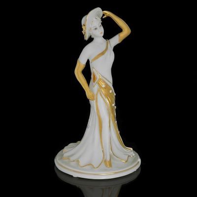 Статуэтка "Дама в шляпе"