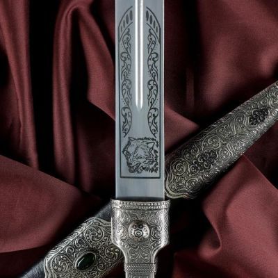 Кинжал cувенирный К-01 со вставкой из мельхиора, в кожанных ножнах