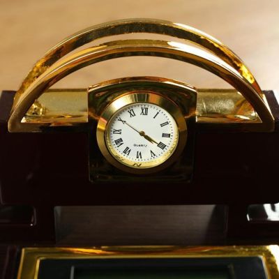 Набор настольный 7в1(блок д/бум,подст.д/печати,карандашница, кальк, глобус, визитн с часами)   51139