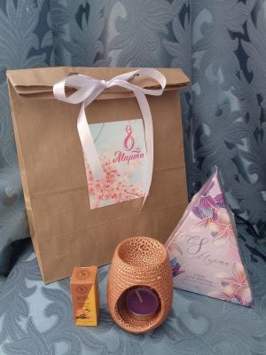Набор "С 8 Марта" в крафт-пакете с ленточкой: аромалампа, свеча, аромамасло, соль для ванны