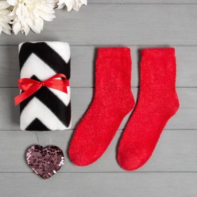 Подарочный набор LoveLife "Зигзаги" плед, маска, брелок