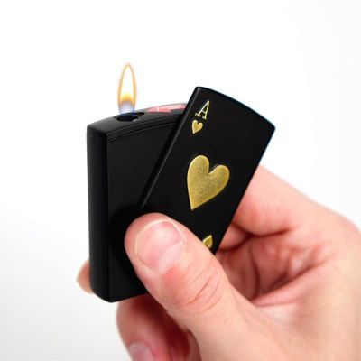 Зажигалка газовая "Карта", черви 3.5х1х5.5 см