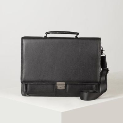 Портфель деловой, 3 отдела, 5 наружных карманов, длинный ремень, цвет чёрный