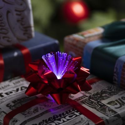 Светодиодная игрушка «Бант-звезда» 9 × 6 × 9 см, батарейки LR44х3, свечение мульти, красная