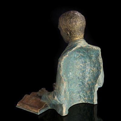 Скульптура "Химик/Фармацевт"