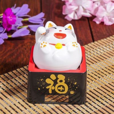 Маятник пластик от солнечной батареи "Весёлый кот Манэки-нэко" белый 10х8,5х8,5 см