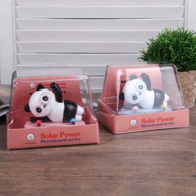 Маятник пластик от солнечной батареи "Панда в очках на лужайке лежит" 7,5х9х6,5 см МИКС