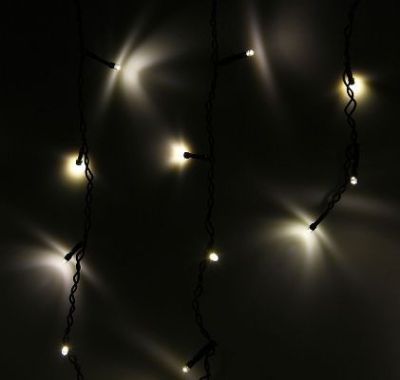 Гирлянда уличная "Бахрома" (Ш:4 м, В:0,6 м, нить темная, теплый белый)
