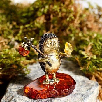 Сувенир из латуни и янтаря "Ежик в тумане" 3,5х4.2 см