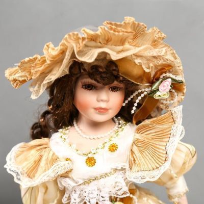 Кукла коллекционная керамика "Мэри в жёлто-кофейном платье" 40 см