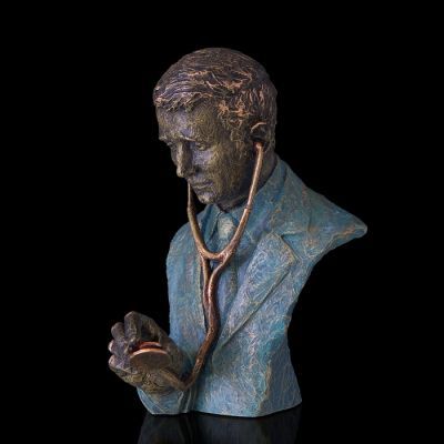 Скульптура "Доктор"