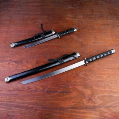 Сув. изделие катаны 2в1 на подставке, ножны кожзам, змея черная 47/70см