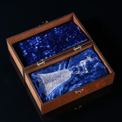 Колокольчик сувенирный "Олень, ручной работы, в подарочном сундуке