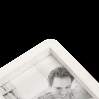 Фоторамка пластик на 12 фото 10х15 см "Закруглённые углы" белая 45х55 см