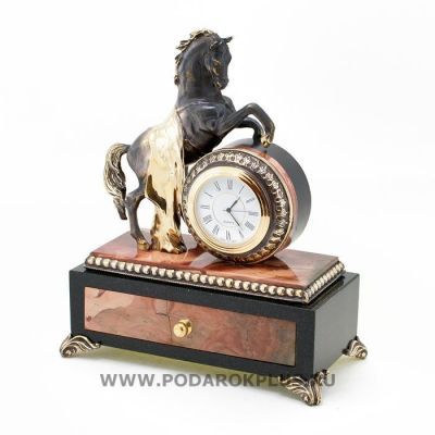 Часы со шкатулкой "Конь с попоной" №27 (яшма)