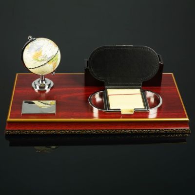 Набор настольный 4в1 (глобус, блок д/бумаг, подаставка д/печати, органайзер 3-секц с часами)